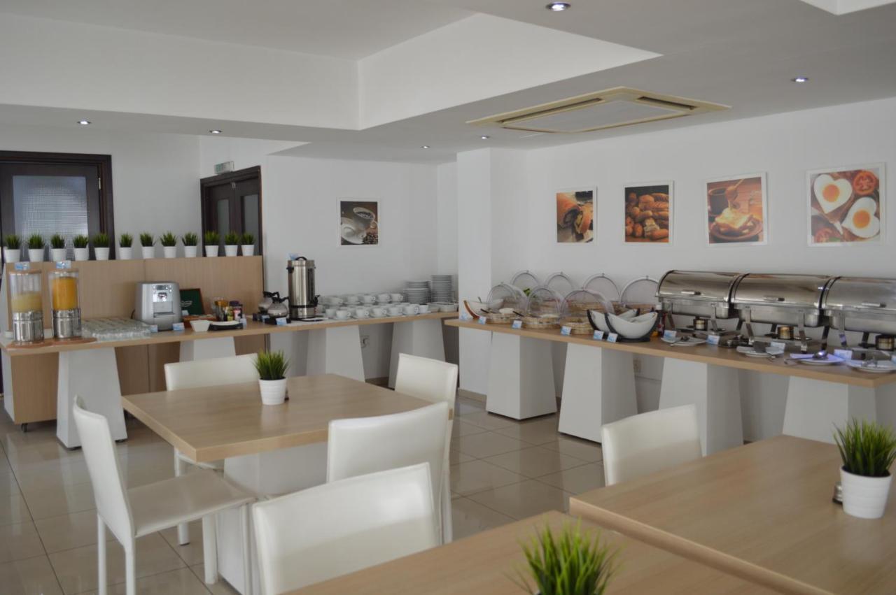 Les Palmiers Petrou Apartments Larnaca Bagian luar foto